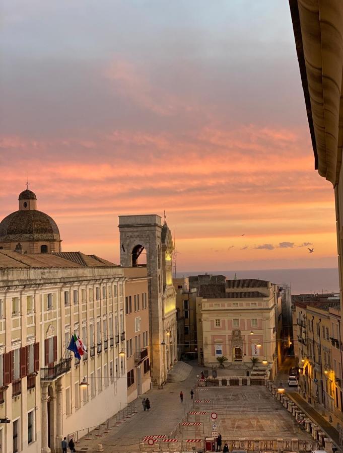 Castello Attic Sunset Terrace Apartment Cagliari Luaran gambar