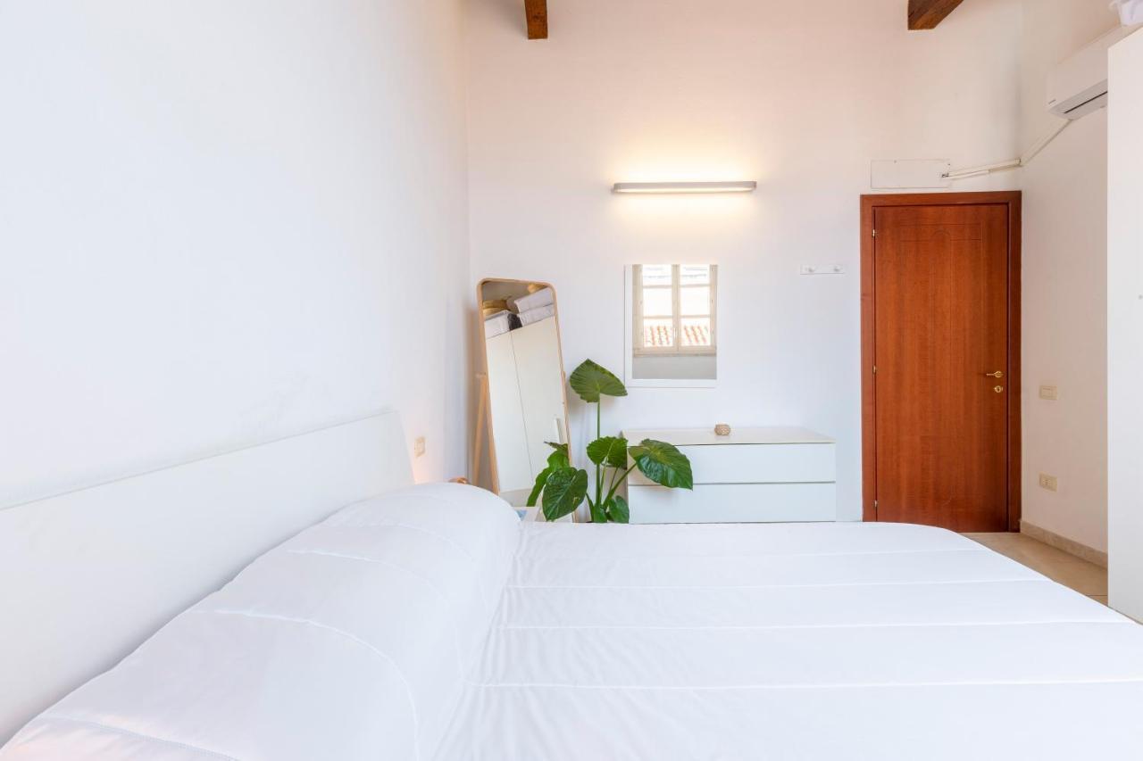 Castello Attic Sunset Terrace Apartment Cagliari Luaran gambar